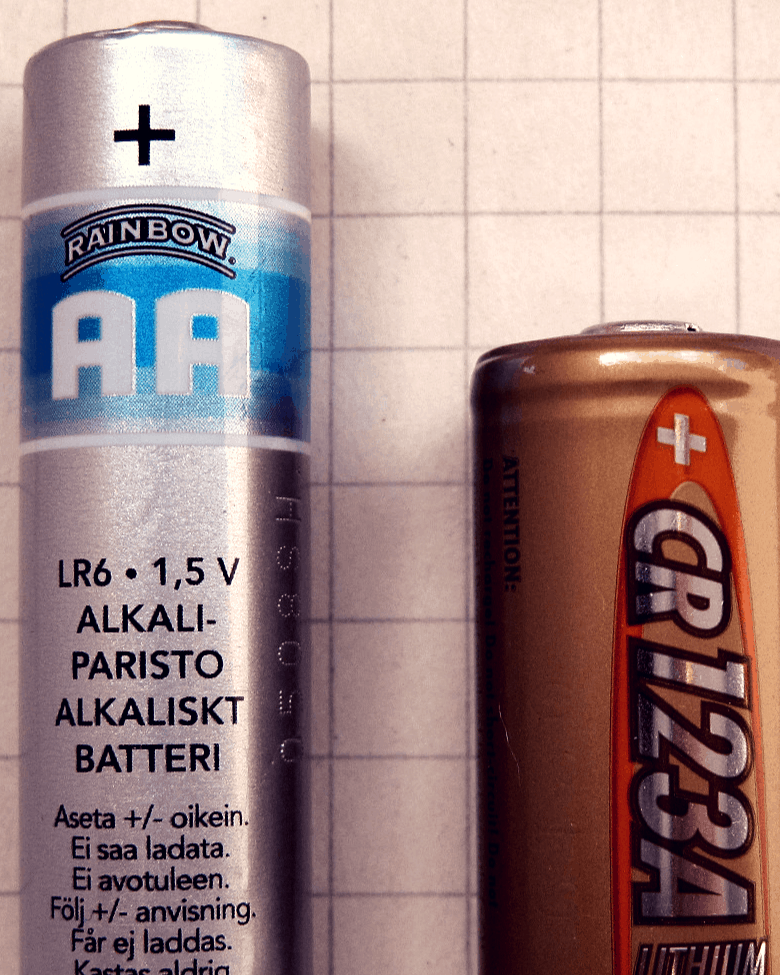 CR123A-AA-battery